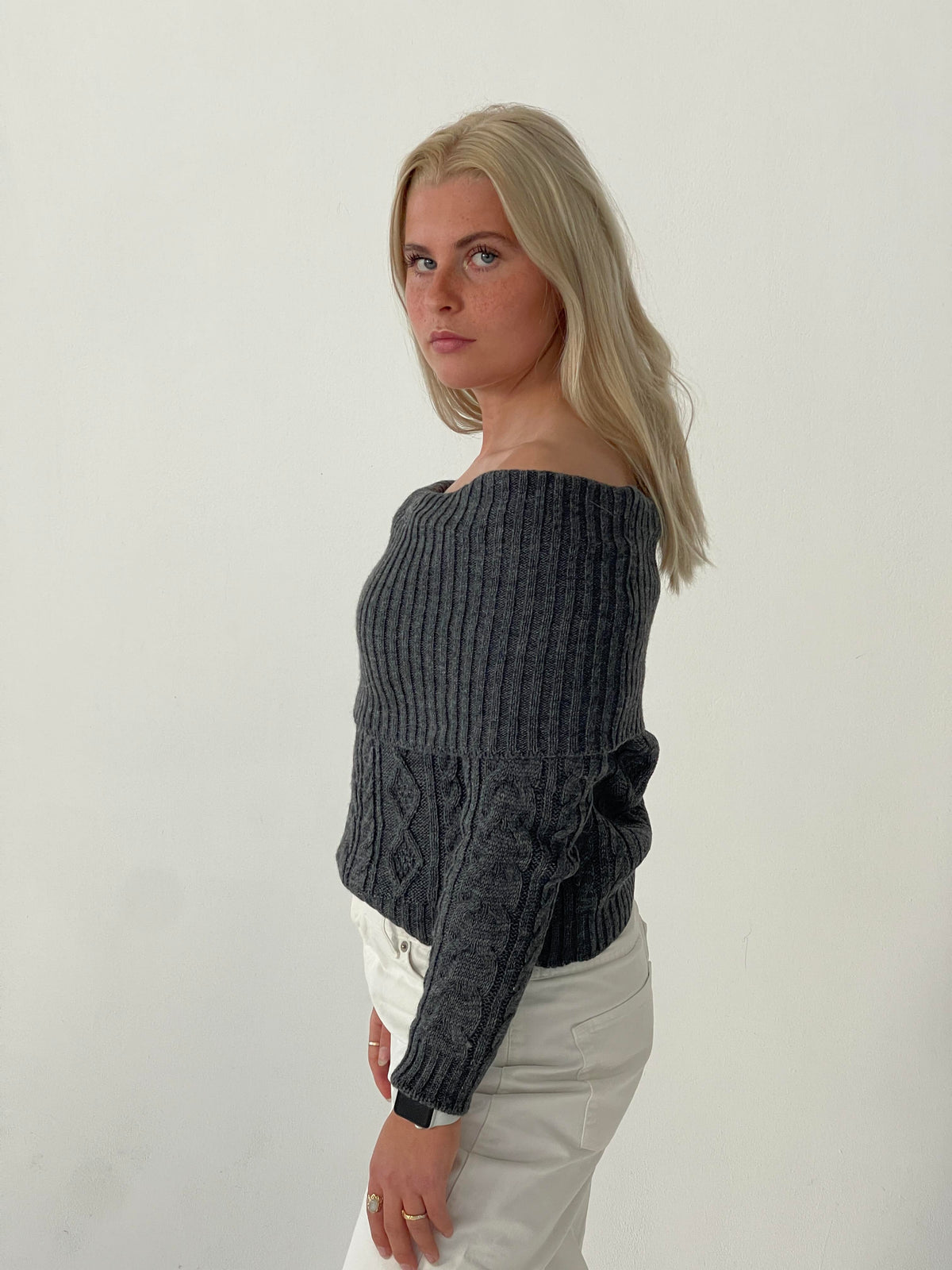 Theresa off-shoulder knit - Grey