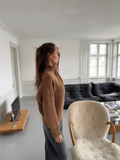 Valdamara oversized turtleneck - Brown