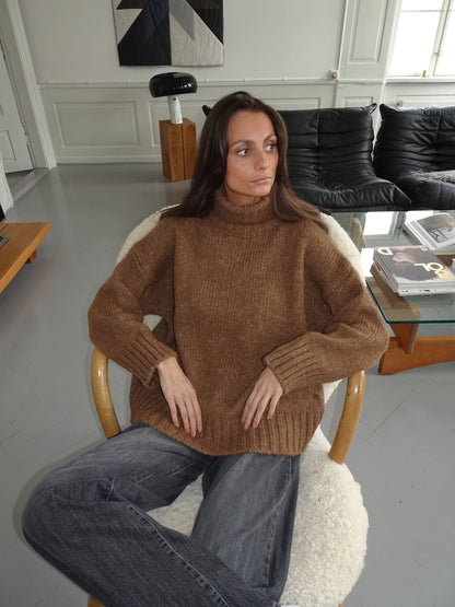Valdamara oversized turtleneck - Brown