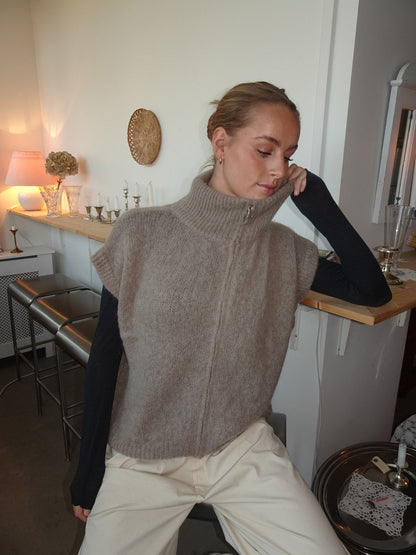 Fiona high neck vest - Beige