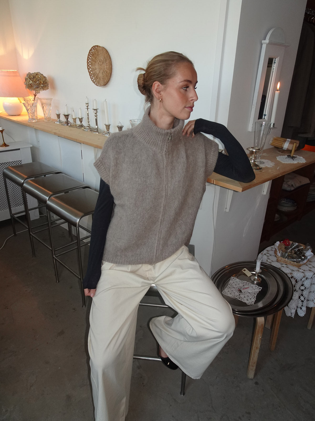 Fiona high neck vest - Beige